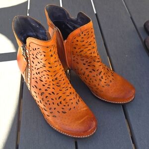 L'Artiste bootie